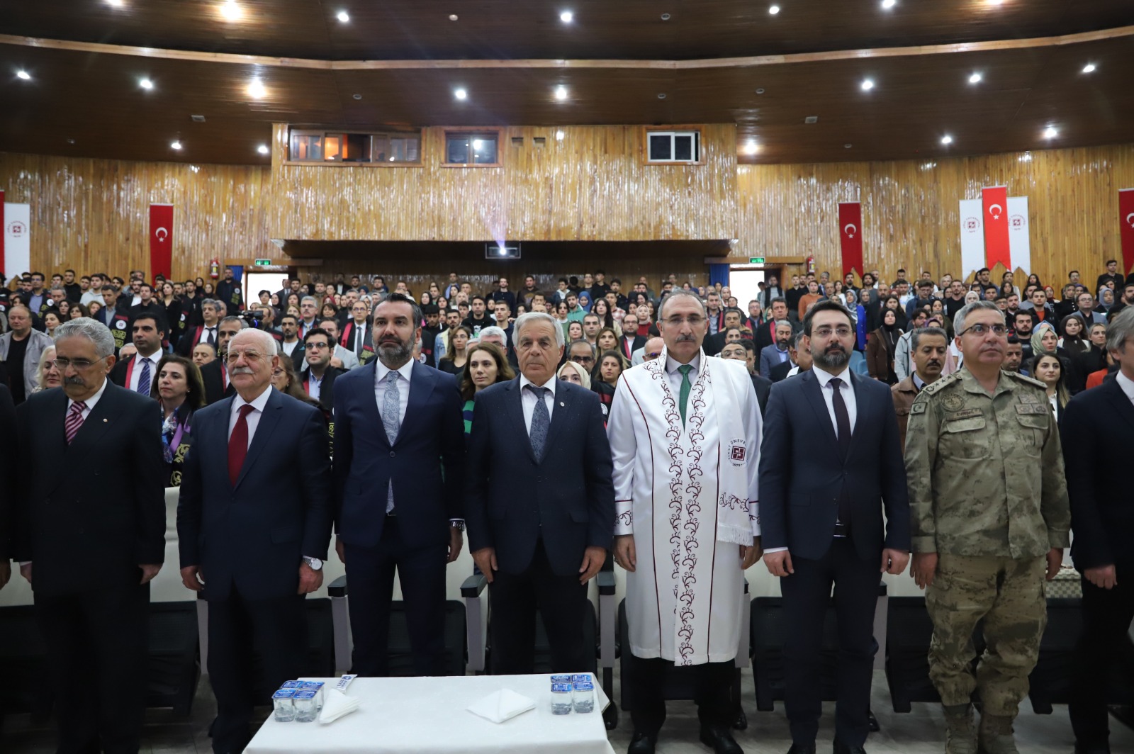 aç 1