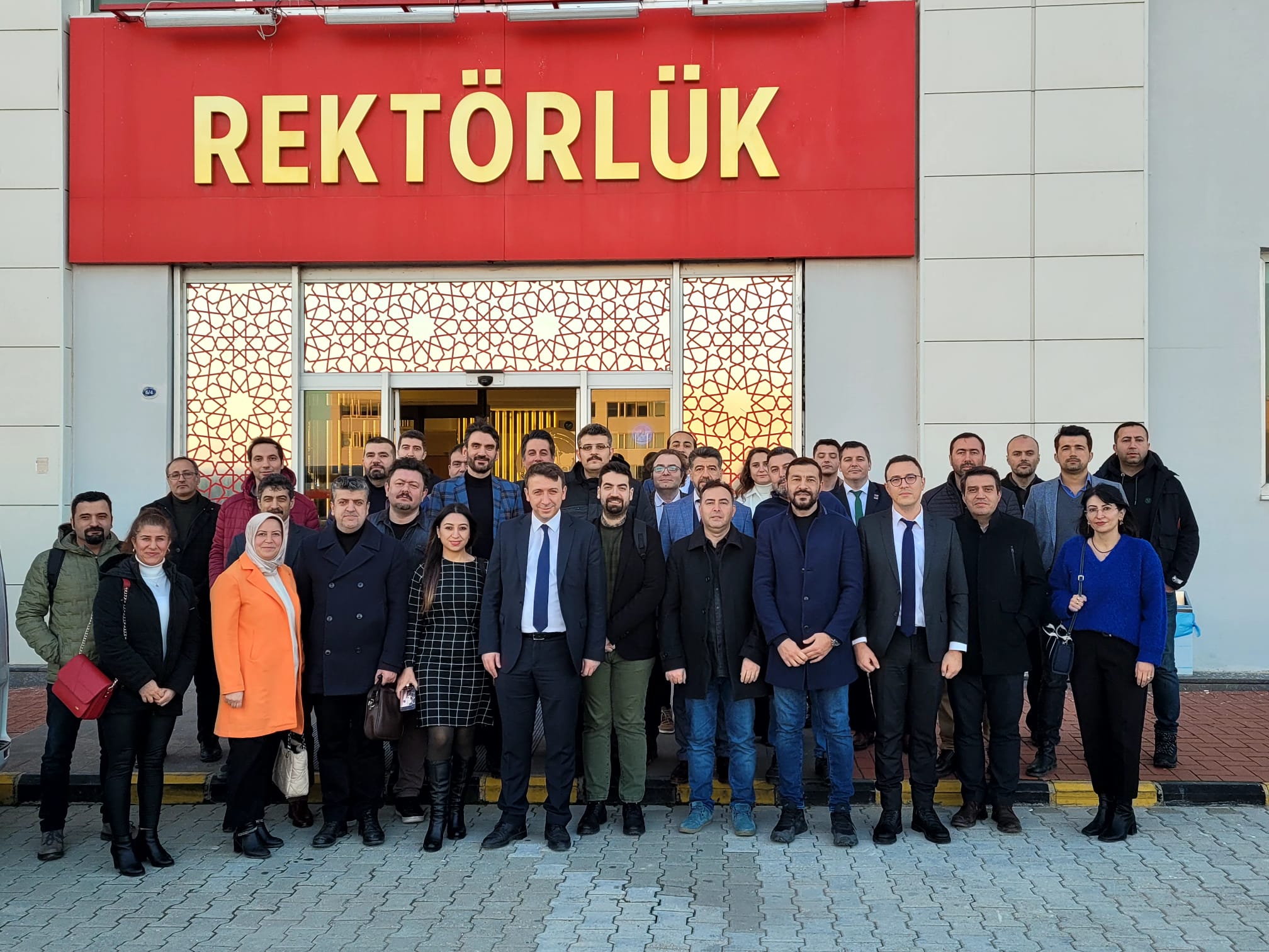 ÜNİ
