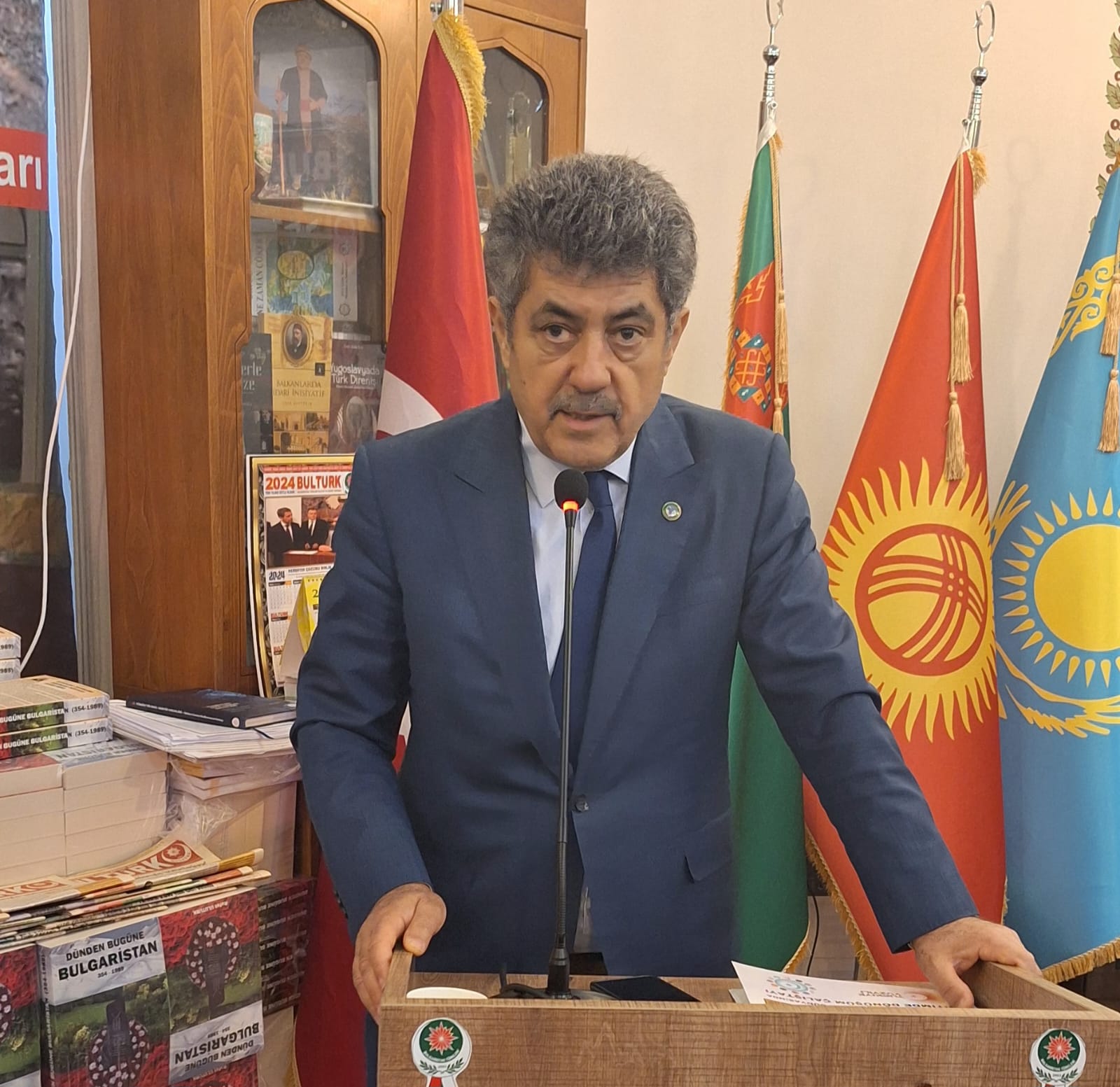 0f0f6f27-86dd-4aae-ad3b-41eac262634c