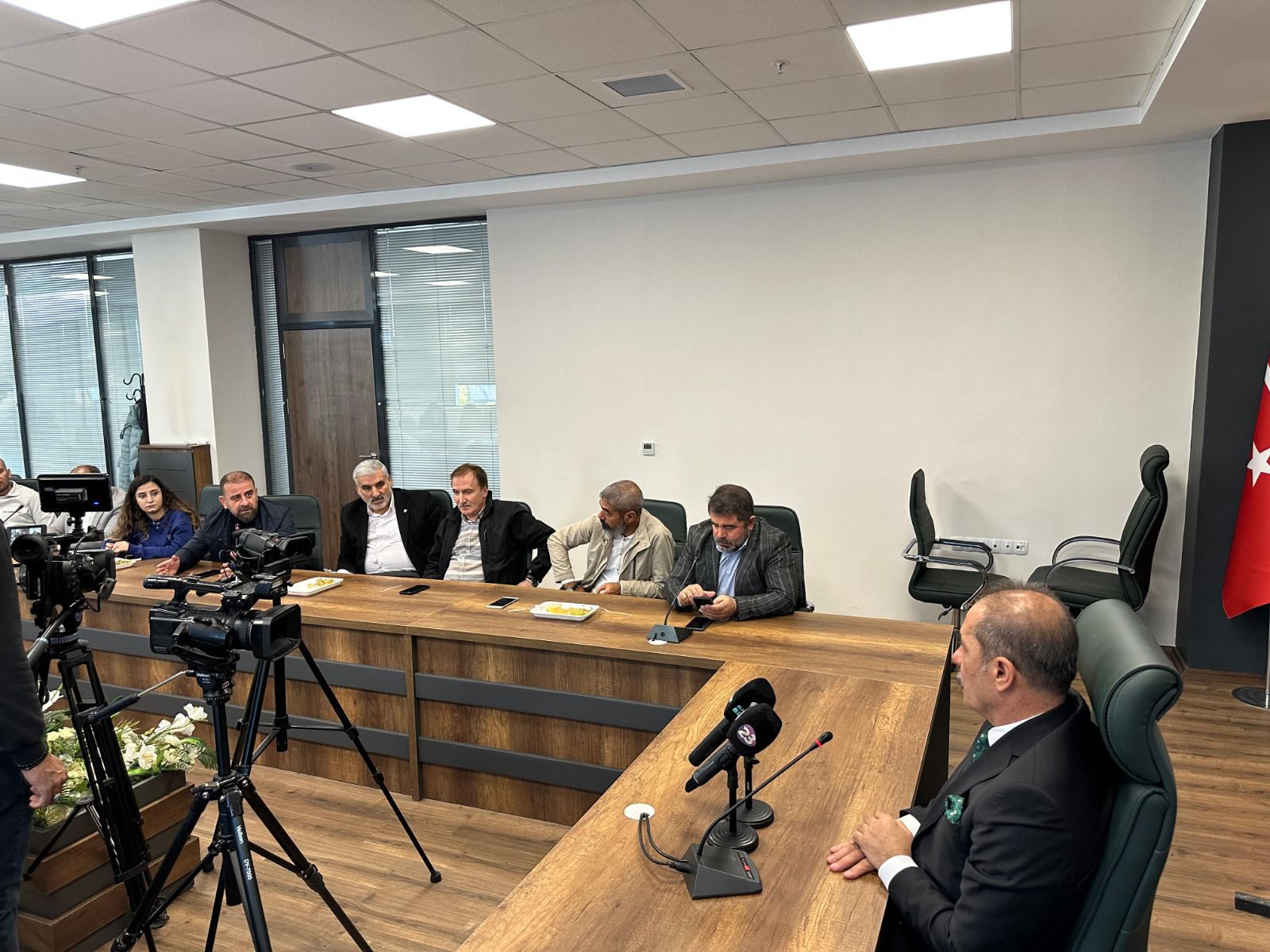 e1ffecec-a639-406e-8b23-3bf5243c2fe6