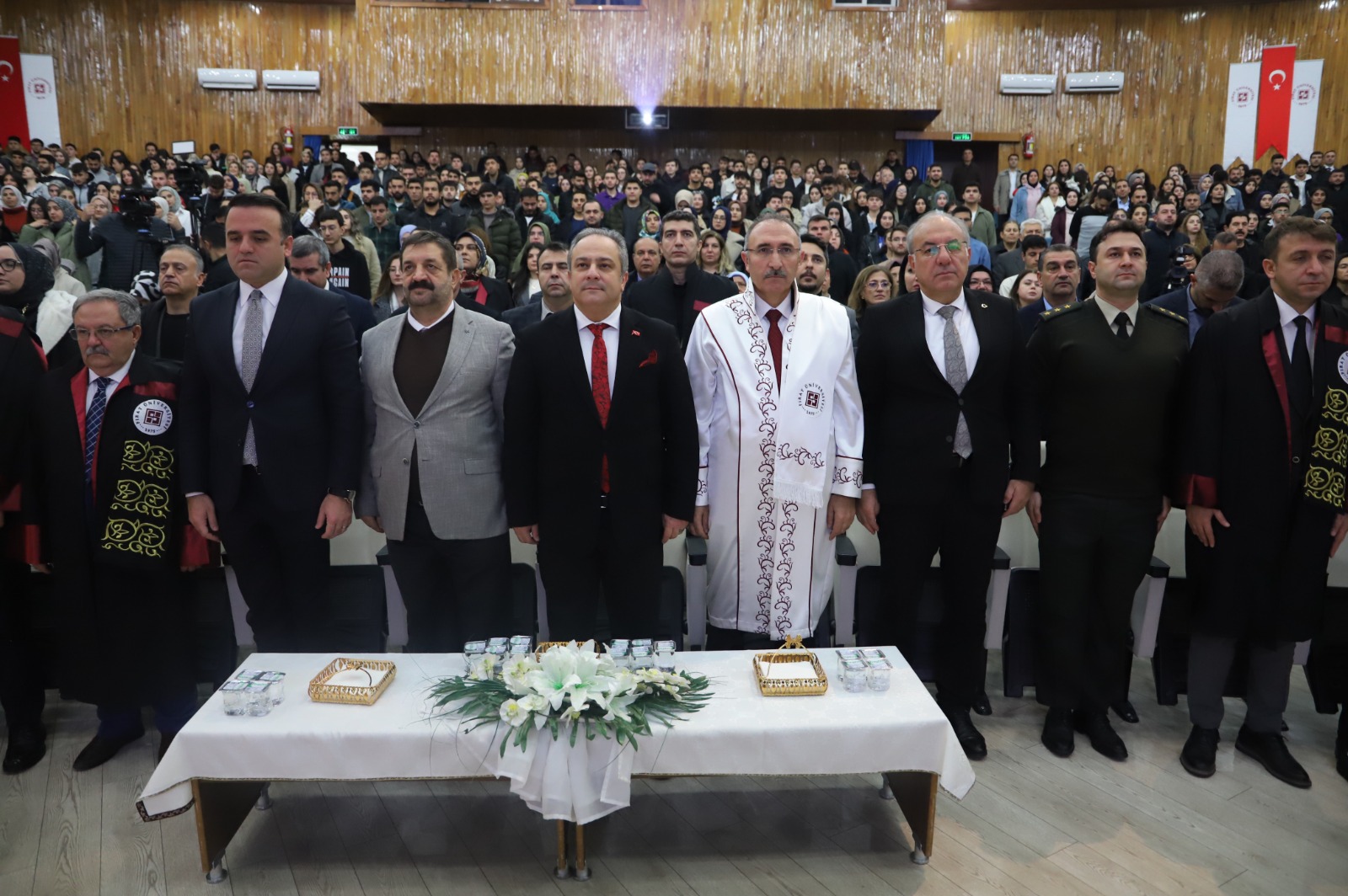 de7ef0a5-61c2-4fba-94f9-b01aa6bf5ef9