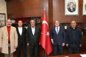 20250205-elazig-tes-is-sendikasindan-milli-savunma-bakan-yardimcisi-alpaya-ziyaret-656549-633cbe7bf49d1de17f23