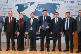 d9c8711e-b1c4-4015-8b12-bfcb744ce1df