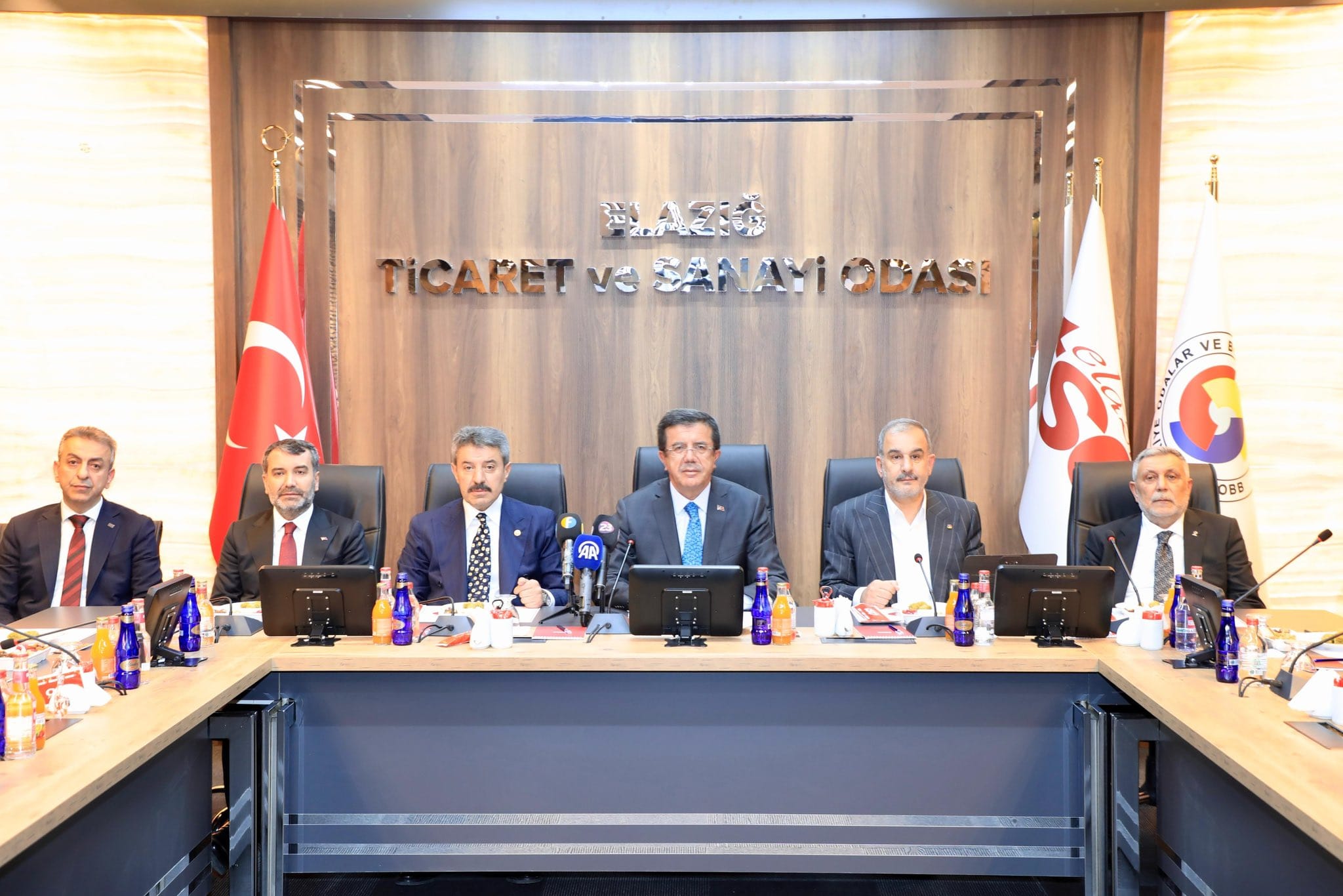 f885e375-6ae3-4a4f-a54a-497f83ac14d2